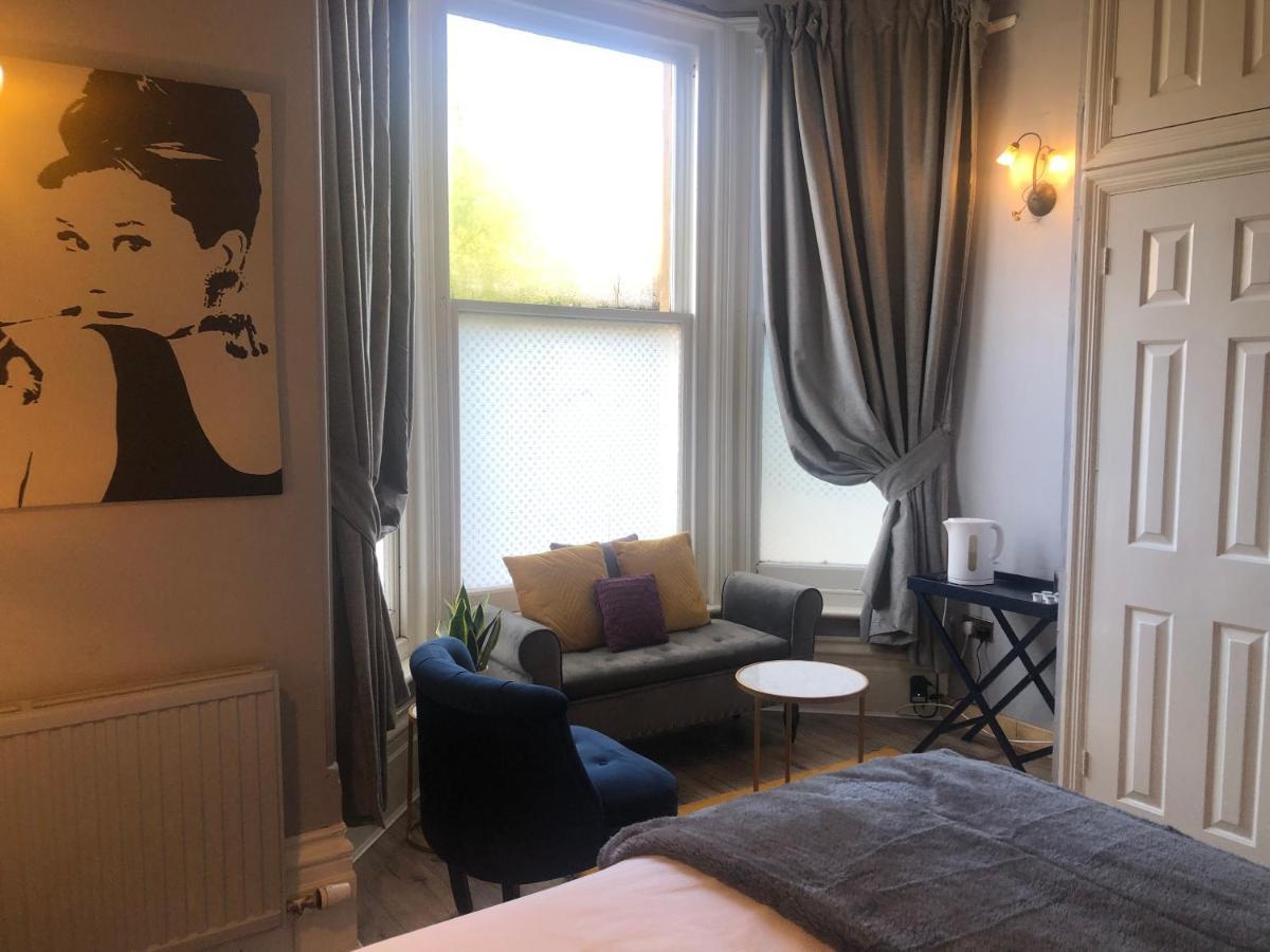 Canterbury Accommodations With Free Car Park Onsite And High Speed Wifi Exterior foto
