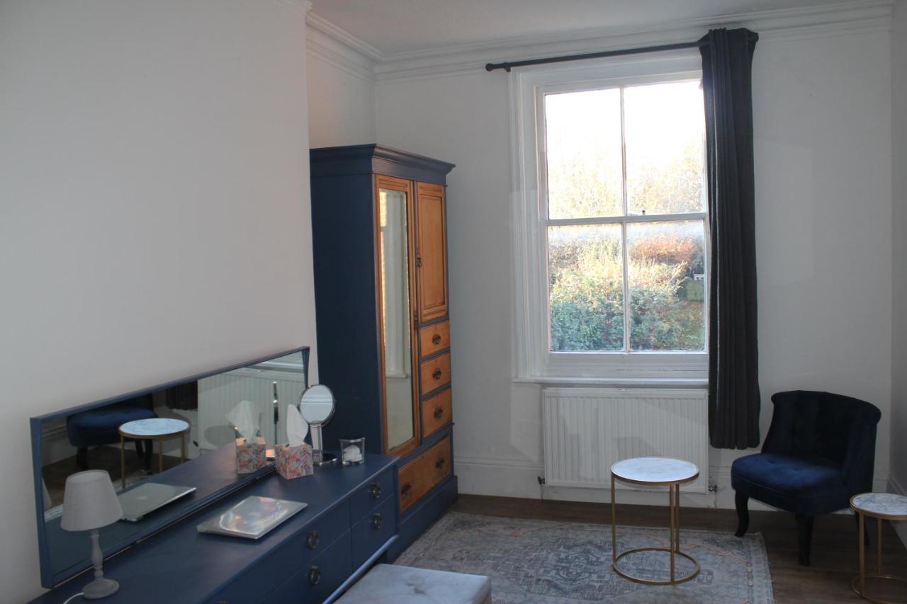 Canterbury Accommodations With Free Car Park Onsite And High Speed Wifi Exterior foto